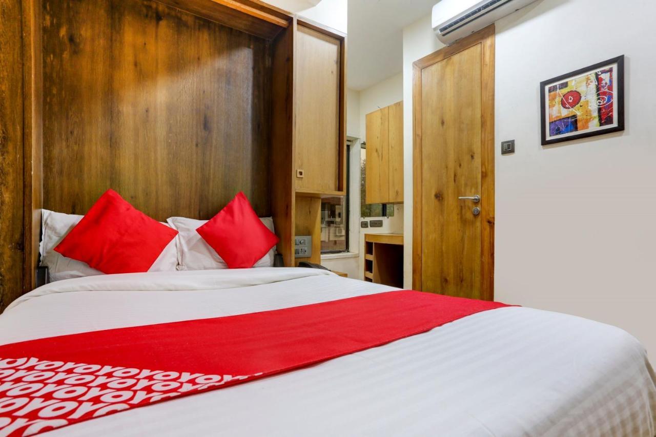 Oyo 81549 Hotel Elegance Nx Mumbai Exteriör bild